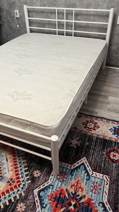 Кровать+матрас (белый, размер 200х140)