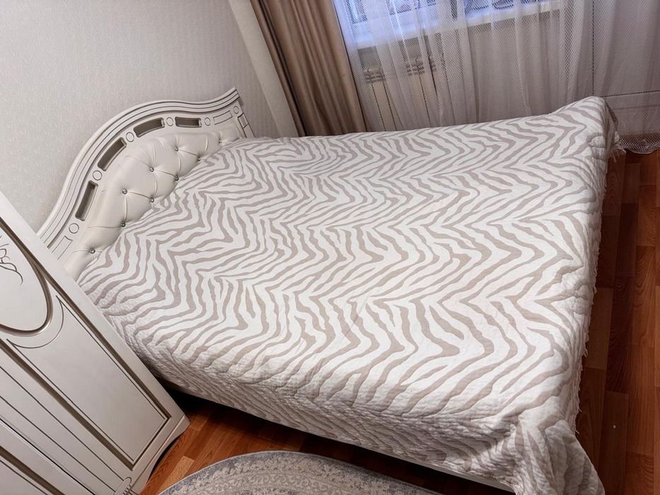 Срочно продам спальний гарнитур