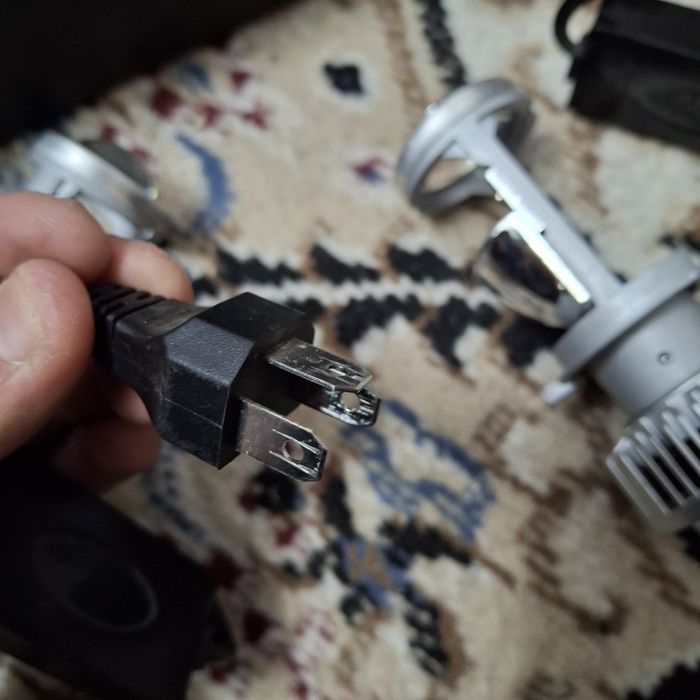 Лампочка с лупой Н4