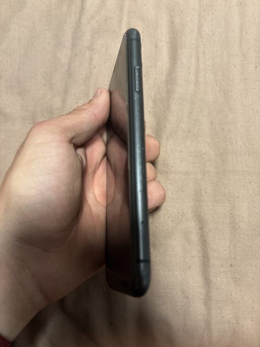 Vand iphone 11 64gb 85%