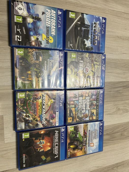 Vând PlayStation 4 (PS4 Fat 500 gb ), în stare bună de funcționare.