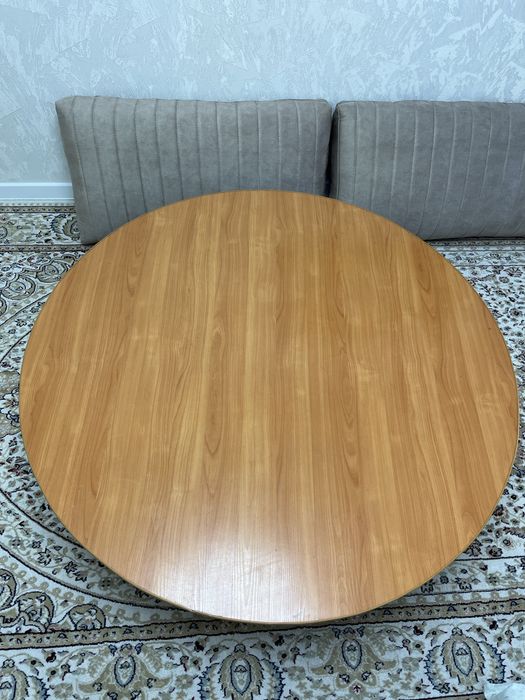 Стол круглый прочный