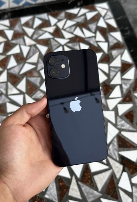 Iphone 12      Ideal xolatda