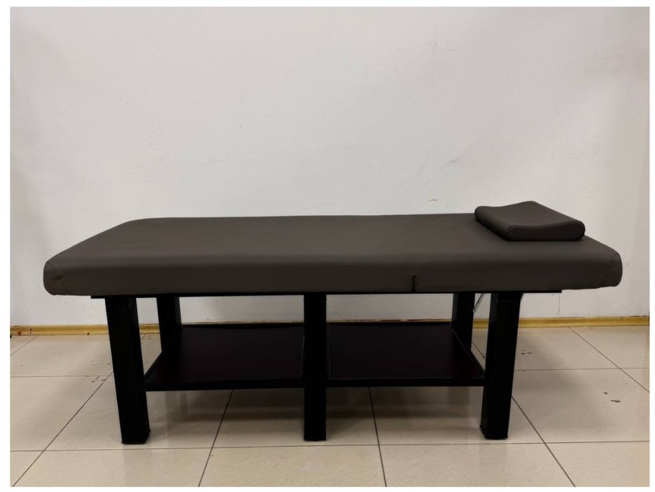 Кушетка практически новая