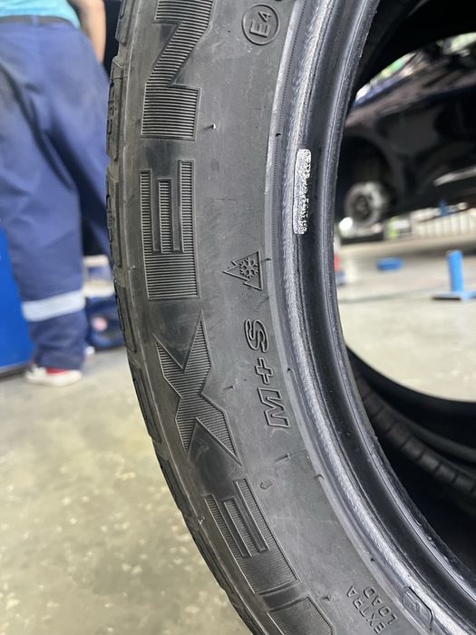 Продам резину 245/45/18