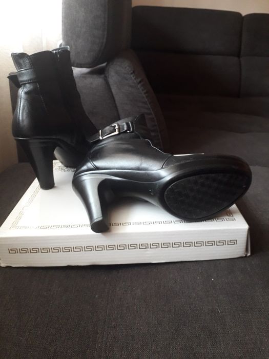 Черни дамски боти от естествена кожа, н. 36
