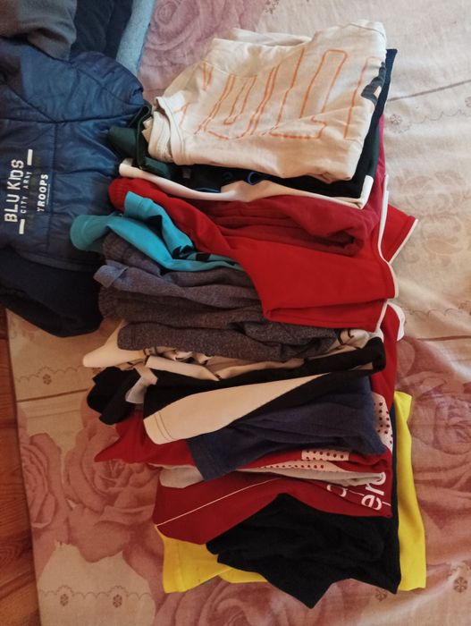 Много дрешки за момченце на 10-11