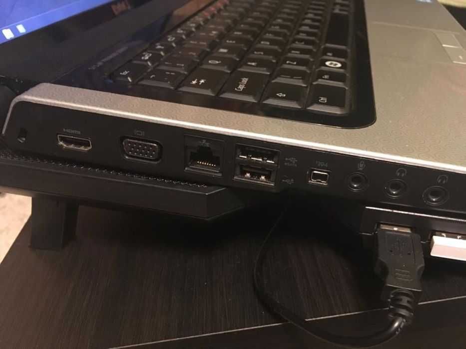 Dell Studio 1558, i7-720QM, 8GB, Ati HD5470 1GB FHD, SSD/HDD 240/750GB