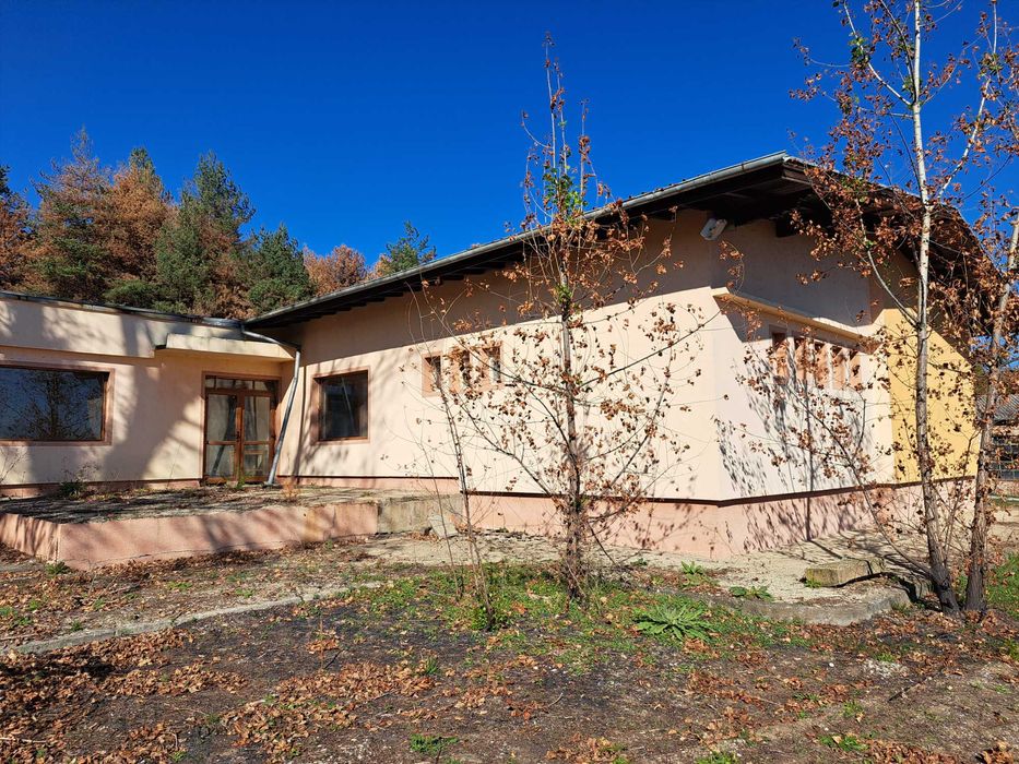 Продава се Склад в с. Дерманци, Област Ловеч - 9318 кв.м за 39 €/кв.м - Снимка #2