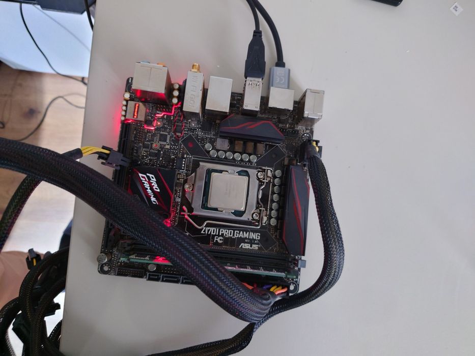 Kit gaming placa de baza + procesor i7-6700K ( Placă de bază Mini