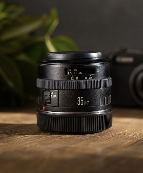 Canon EF 35mm f/2 — отличное состояние