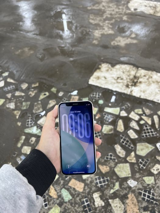 12mini iphone sotiladi 64 gb oq rang
