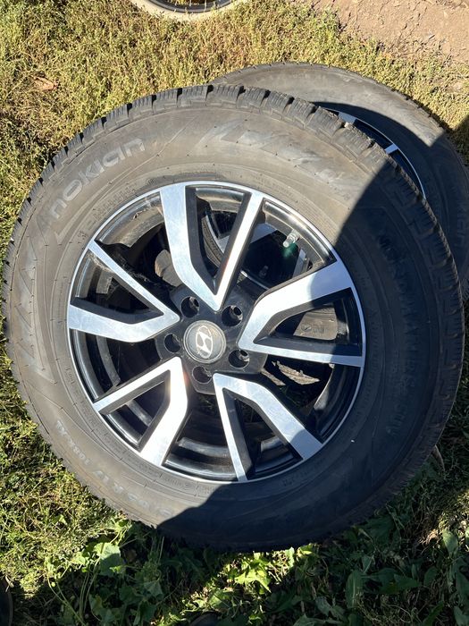 Продам Зимние шины Nokian