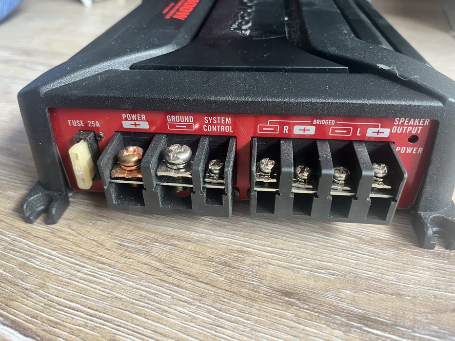 Усилвател pioneer gm-a3602 и туба pioneer ts-wx305T