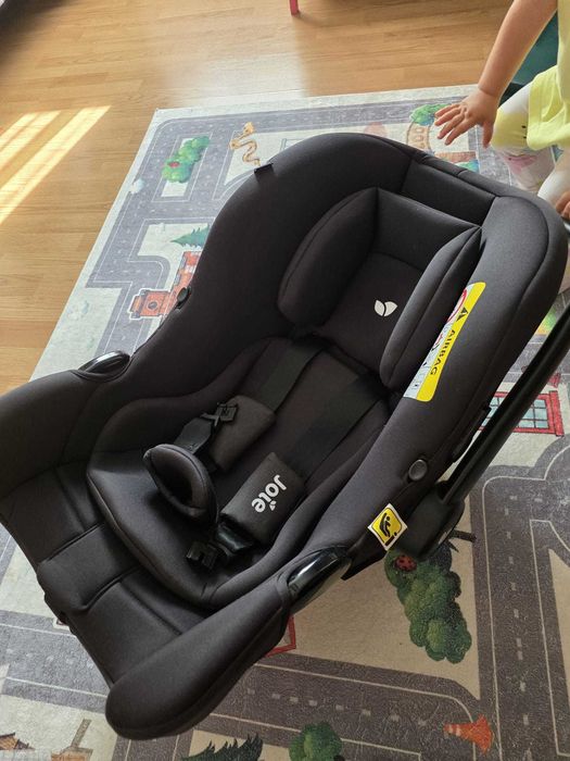 Joie Scoica auto i-Snug 2, utilizata timp de aprox. 6 luni, in stare foarte buna; perfecta pentru bebe pornit la drum