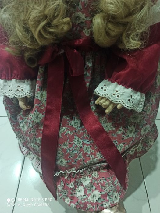 Papusa de portelan articulada