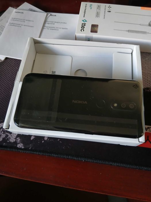 Смартфон Нокия, чисто нов.