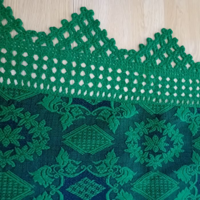 Продава ковертюри- покривала за спална