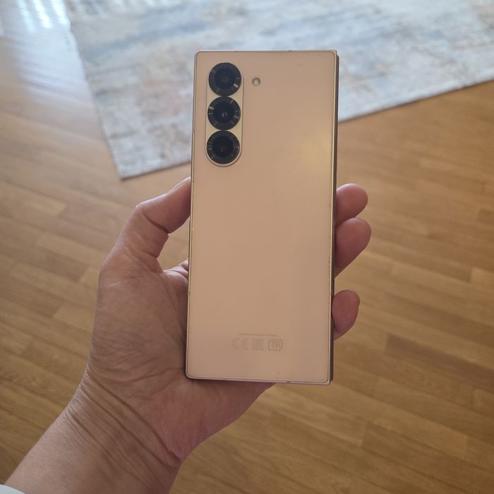 Samsung galaxy Z Fold 6