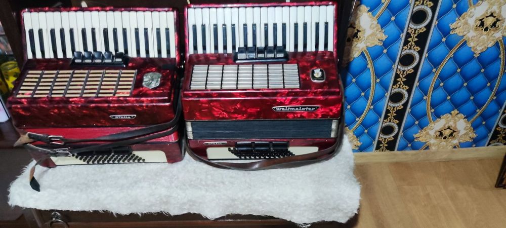 Продавам два акордеона
