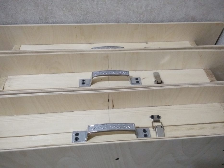 Продам 2 стола чемодан