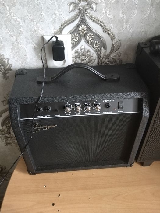 Продам комбо усилитель и колрнку