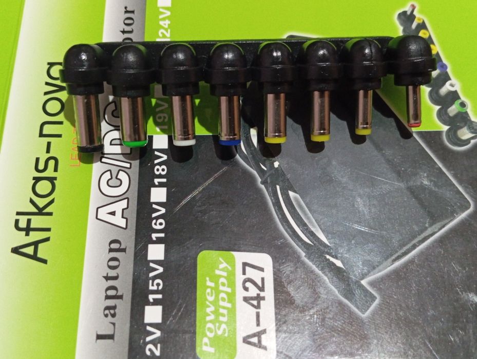 Продам универсальный зарядчик