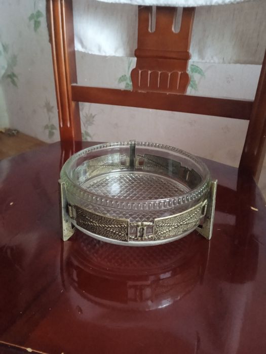 Продаю старинную вазу