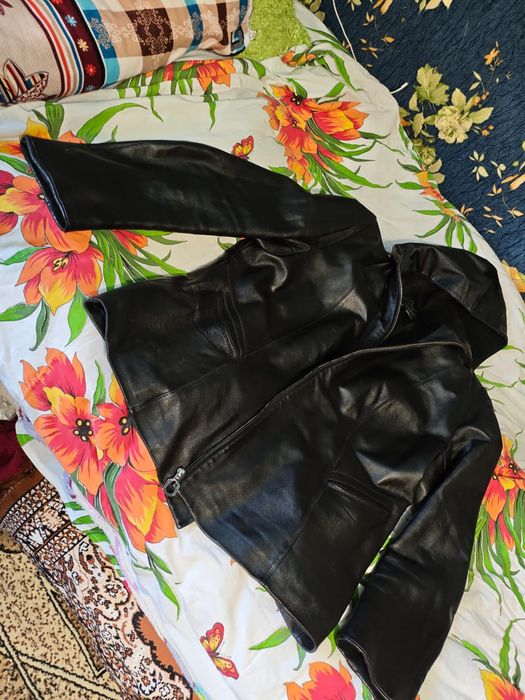 Продается кожанка в хорошем состоянии