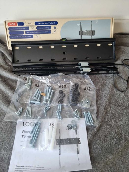 ТВ стойка LOGIK LFM16 Fixed TV Wall Mount Bracket - Up to 43"