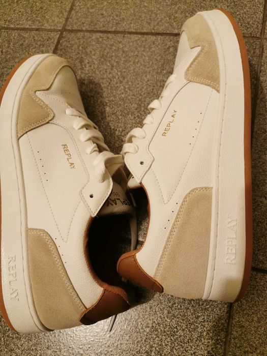 Продавам сникърси Replay
