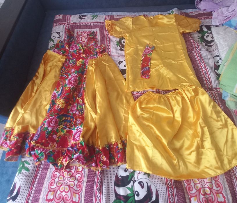 Костюм разные сшили на заказ