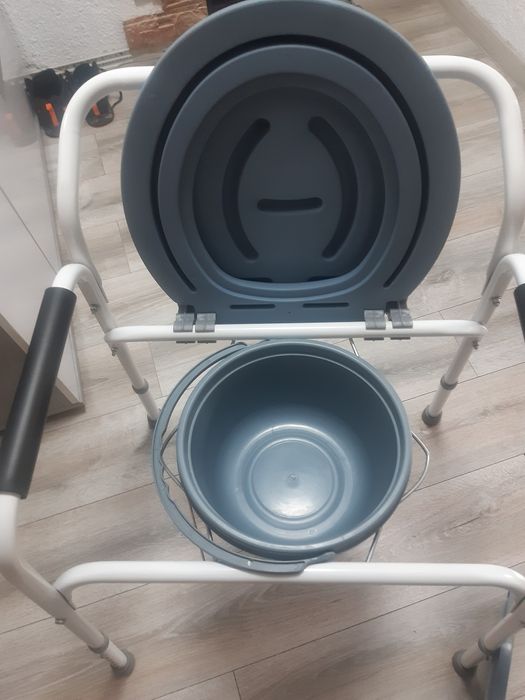 Продам кресло-туалет