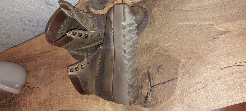 Продам ботинки димесезонные