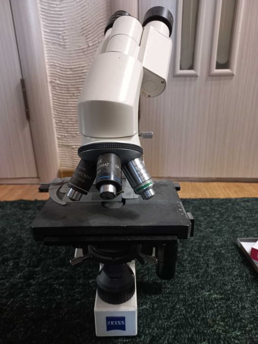 Микроскоп Carl Zeiss Axiostar