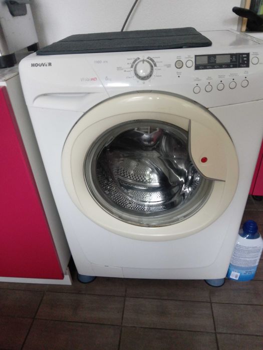 Продавам пералня Hoover visionHD  A÷A 300лв