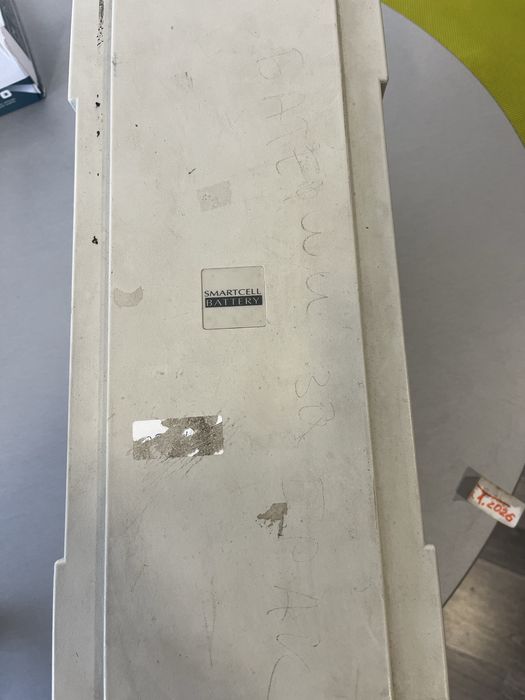 UPS с 5 външни батерийни тела