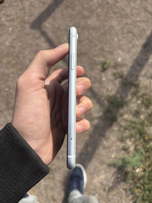 Продам айфон хр