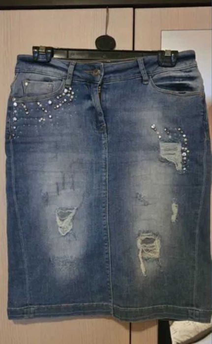 Дамски дънкови поли , едната  Kensol. По 25 лв.