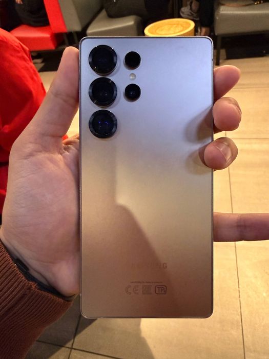 Продам свой собственный телефон Samsung S25 Ultra