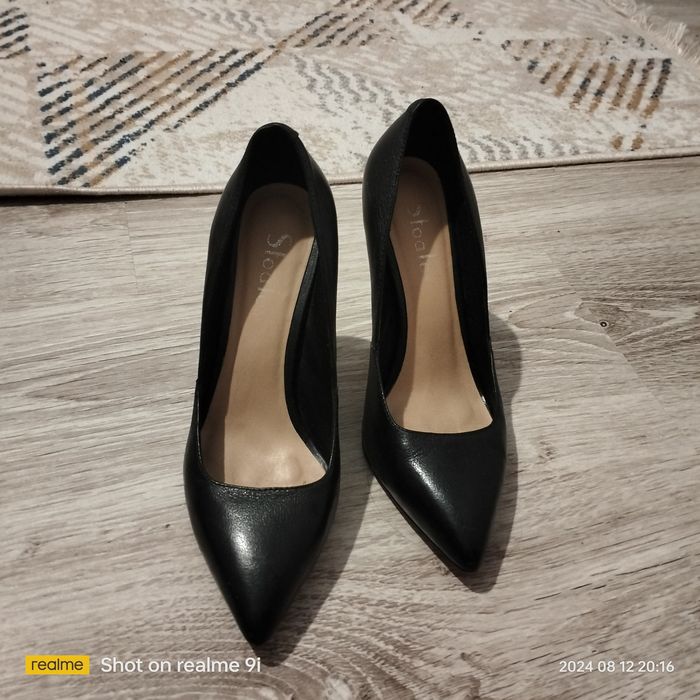 Продам классические женские туфли, натуральная кожа,  размер 34, в отл