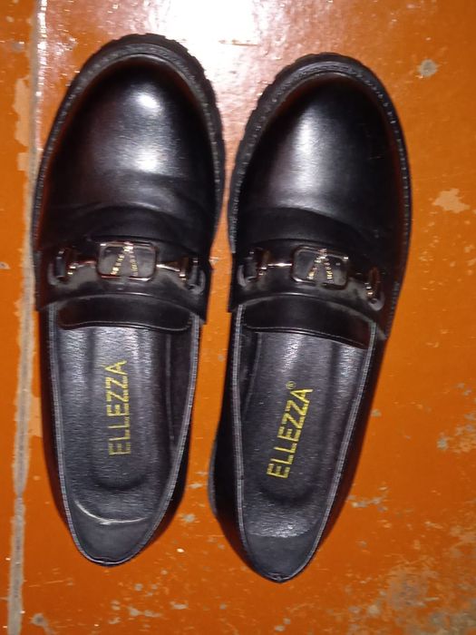 Продам лоферы в отличном состоянии.