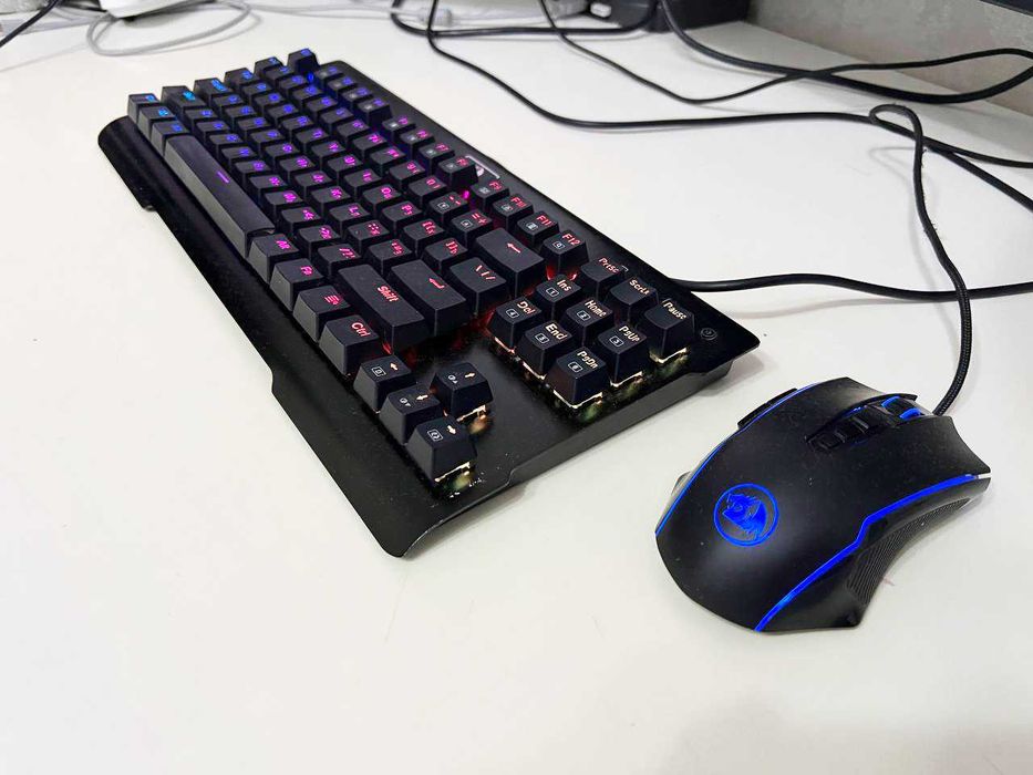 комплект игровых клава мышь