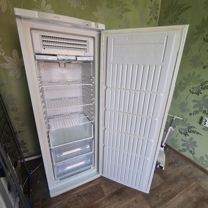 Морозильник вертикальный
