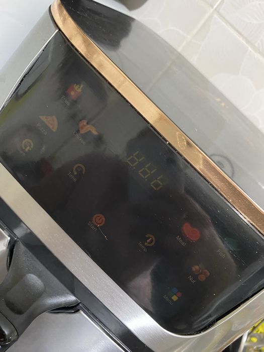 Air Fryer fripteuza cu aer cald