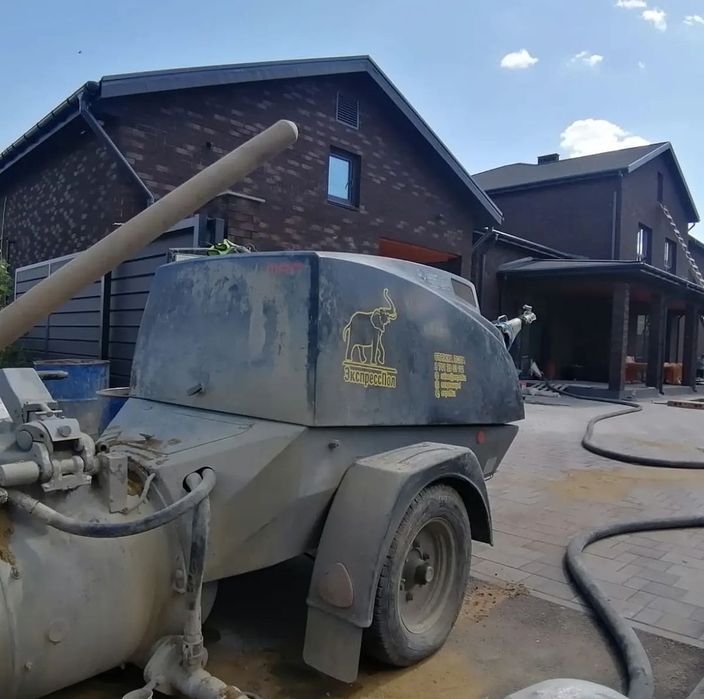 Стяжка пола полусухая