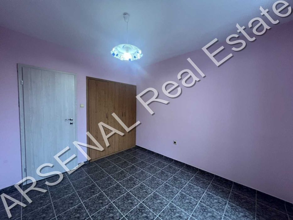 Двустаен апартамент под наем, Редута