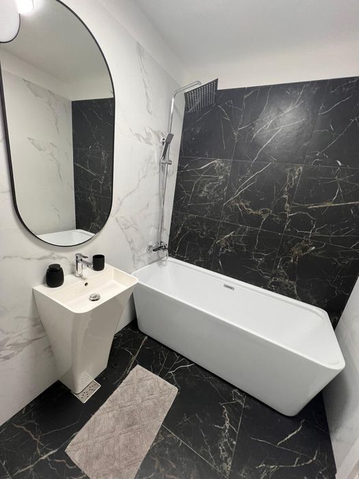 Apartament 2 camere bloc nou,parcare str Decebal