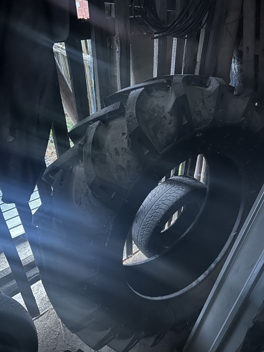 Vand cauciucuri tractor