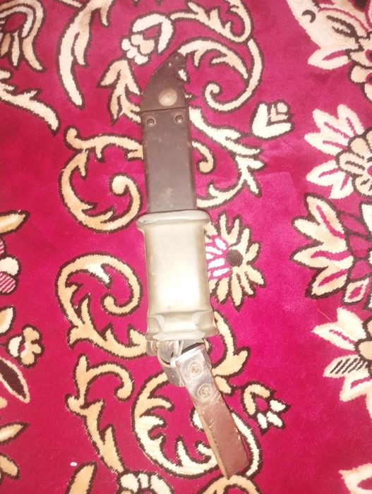 Vând cuțit vechi pentru pusca